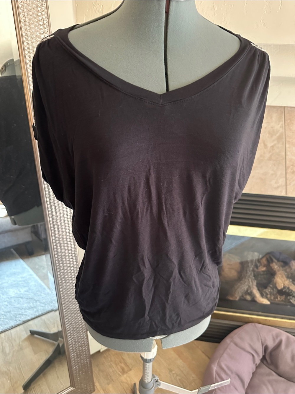 Jennifer Lopez Black V-Neck Dolman Short Sleeve Top